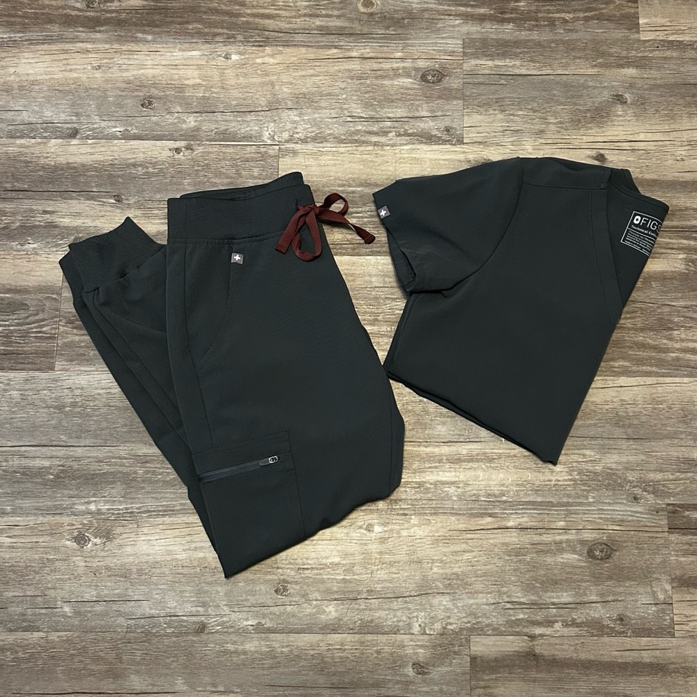 Figs Scrub Set in limited edition Bonsai color